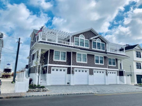 New Townhouse - Close To All Beach Haven Has To Offer!
